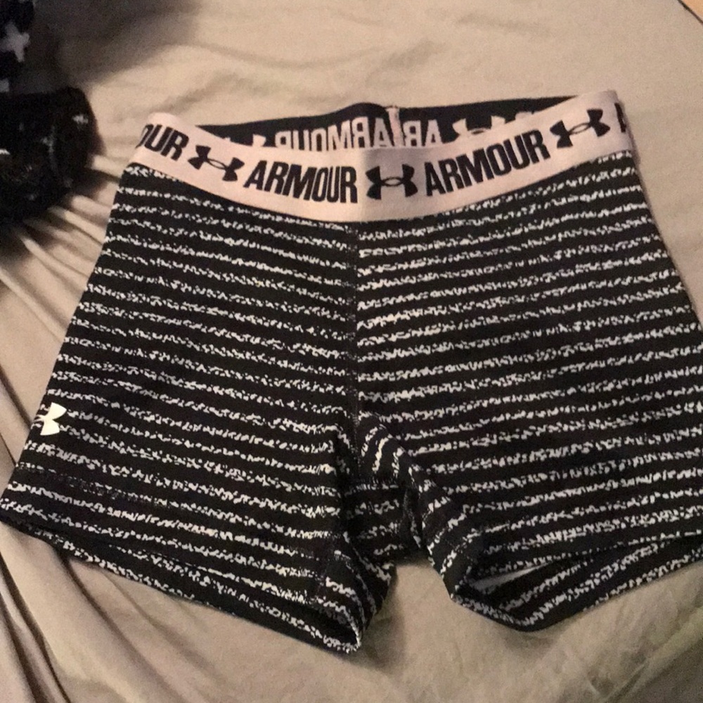 XS under armour shorts spandex